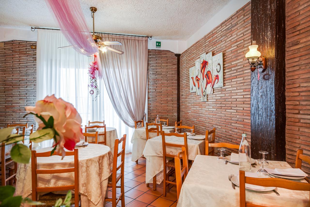 Hotel Villa Laura Ρίμινι Εξωτερικό φωτογραφία