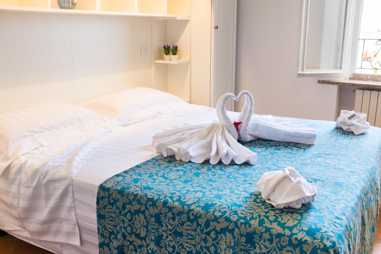 Hotel Villa Laura Ρίμινι Εξωτερικό φωτογραφία