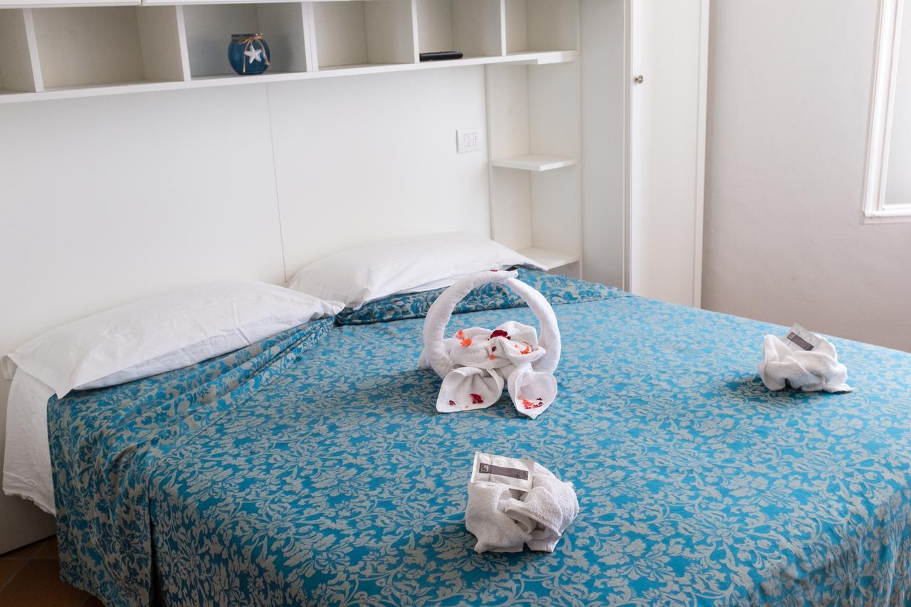 Hotel Villa Laura Ρίμινι Εξωτερικό φωτογραφία